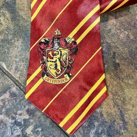 Wizarding World Harry Potter Gryffindor Red Yellow Tie - Picture 2 of 7